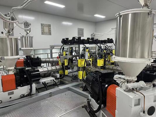 Buy High Capacity PP Thermoforming Sheet Extrusion Machinery with 300-1000kg/h Output, 0.2-1.5mm Thickness, and 800-1500mm Width online manufacture